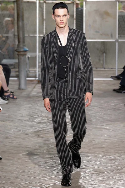 Look 58